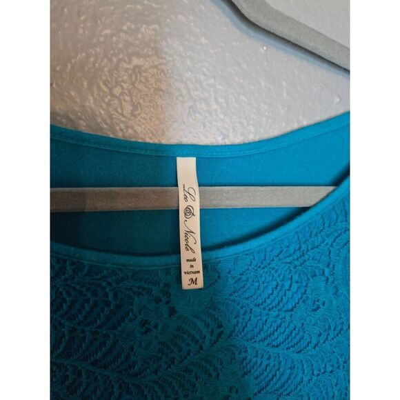 Leo & Nicole Women's Blue Crochet Overlay Cotton Blend Short Sleeve Top Medium - Picture 4 of 7